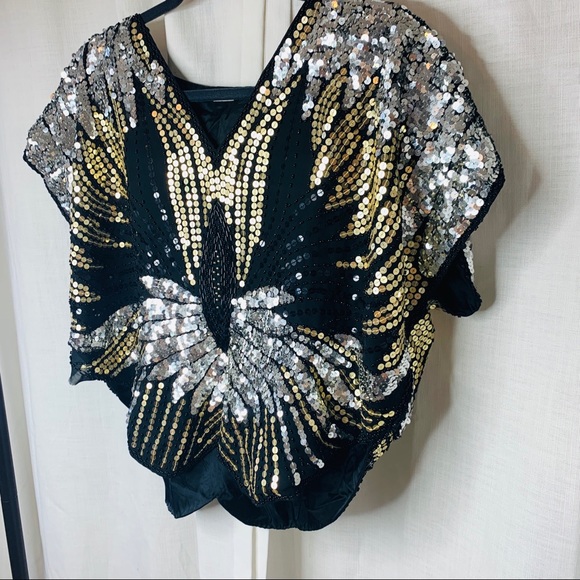Tops - Vintage Butterfly Style Sequin Top!